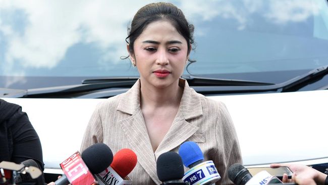 Dewi Perssik Geram Isu Hoaks Meninggal Dunia, Siap Tempuh Jalur Hukum